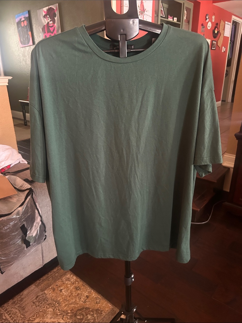Women's Short-Sleeve Crewneck Tee in Forest Green